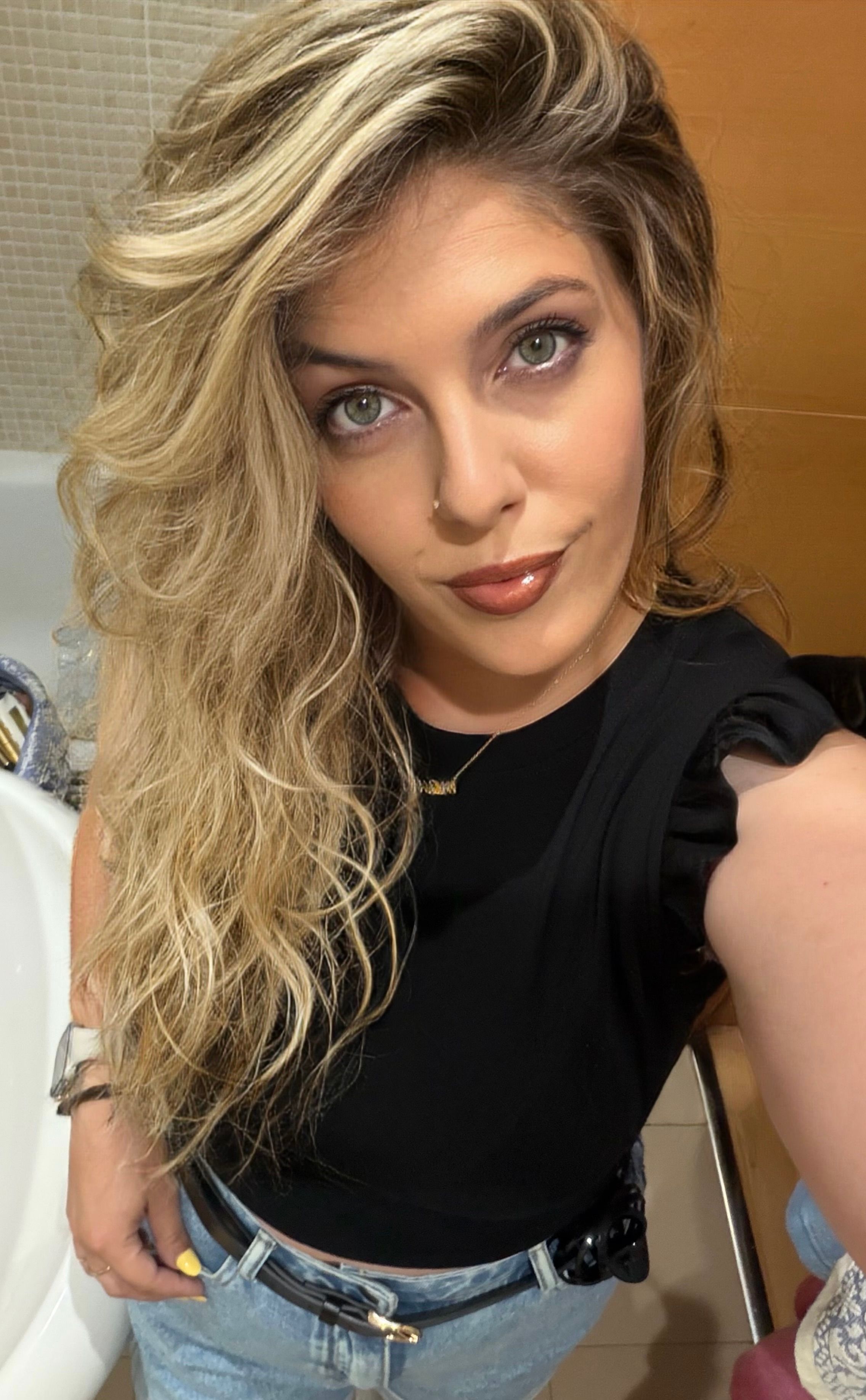 Carla, UGC creator — Burgos